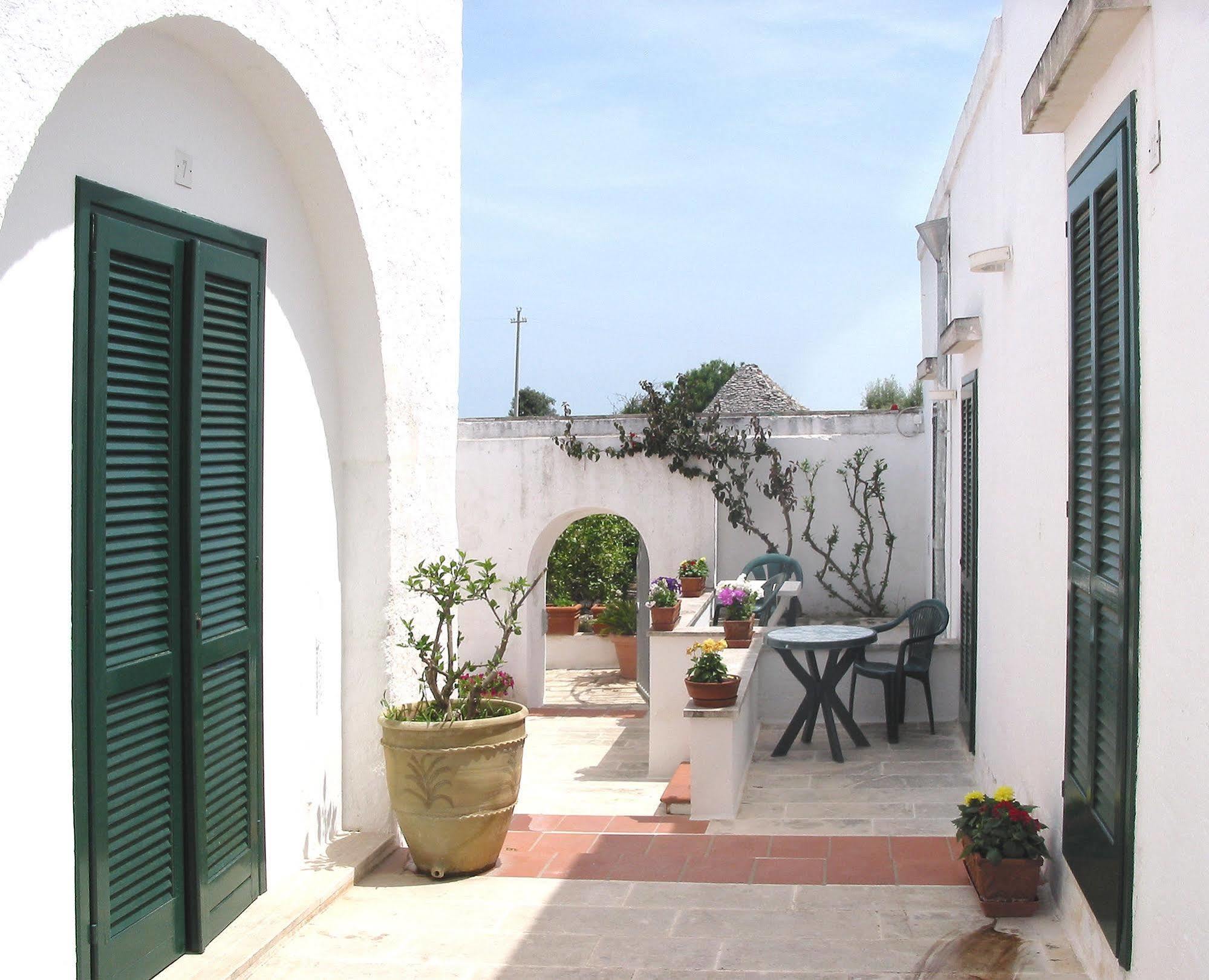 Albergo Masseria Refrigerio オストゥーニ エクステリア 写真