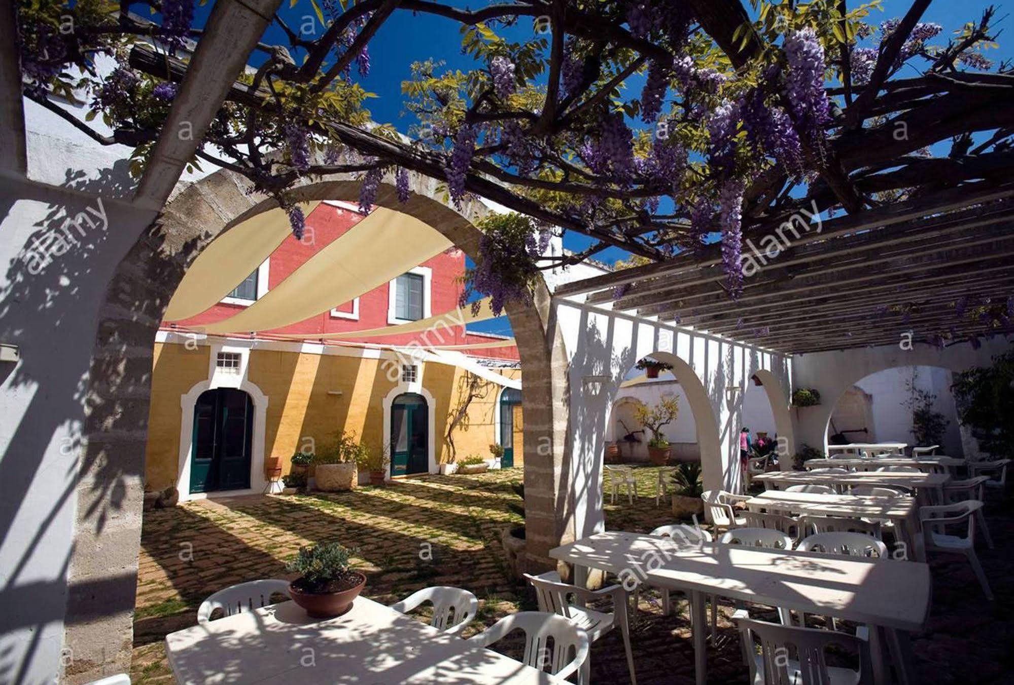 Albergo Masseria Refrigerio オストゥーニ エクステリア 写真